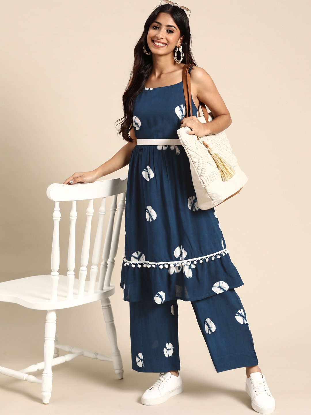 

Sangria Women Teal Blue & Off-White Printed Pleated Kurta with Palazzos