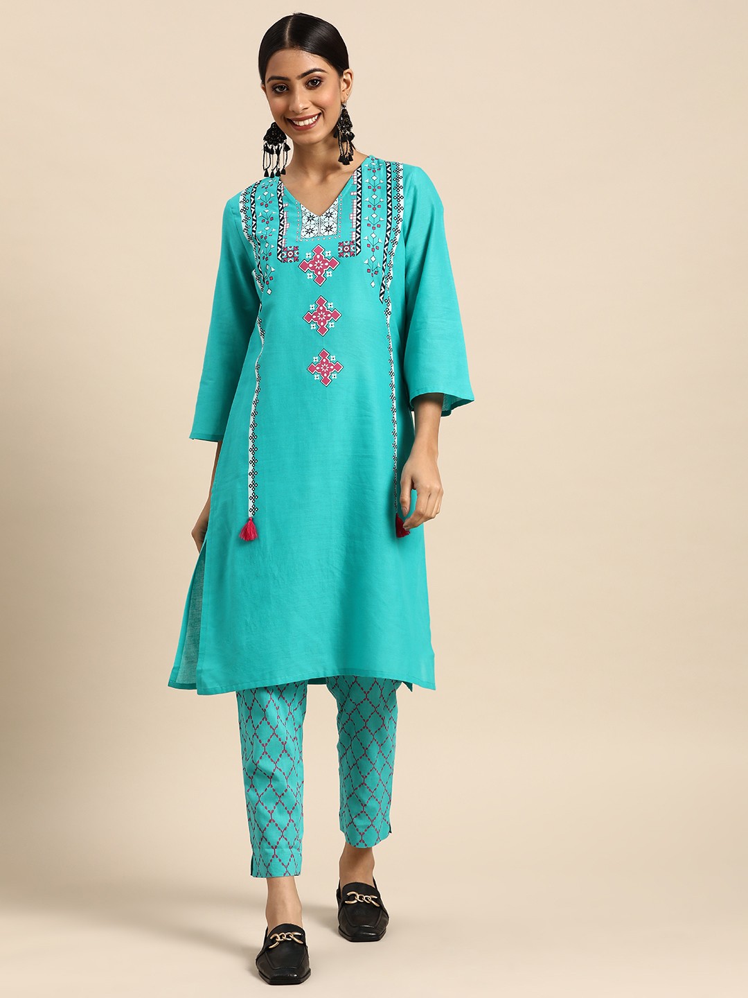 

Sangria Women Turquoise Blue Ethnic Motifs Printed Pure Cotton Kurta with Trousers