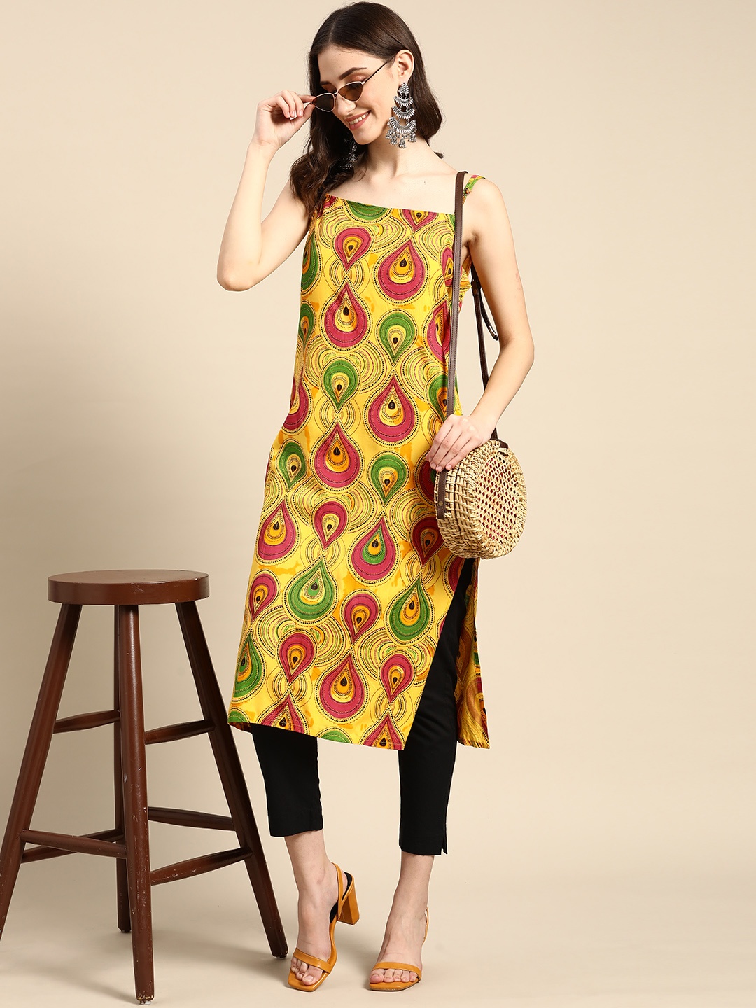 

Sangria Women Yellow & Pink Ethnic Motifs Print Shoulder Straps Straight Kurta