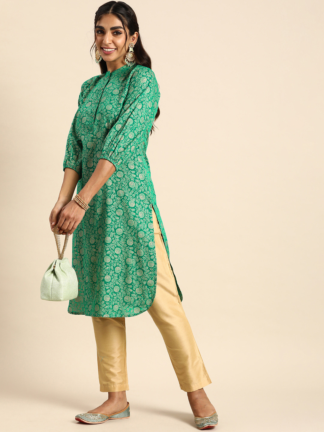 

Sangria Women Green & Gold-Toned Floral Printed A-Line Kurta