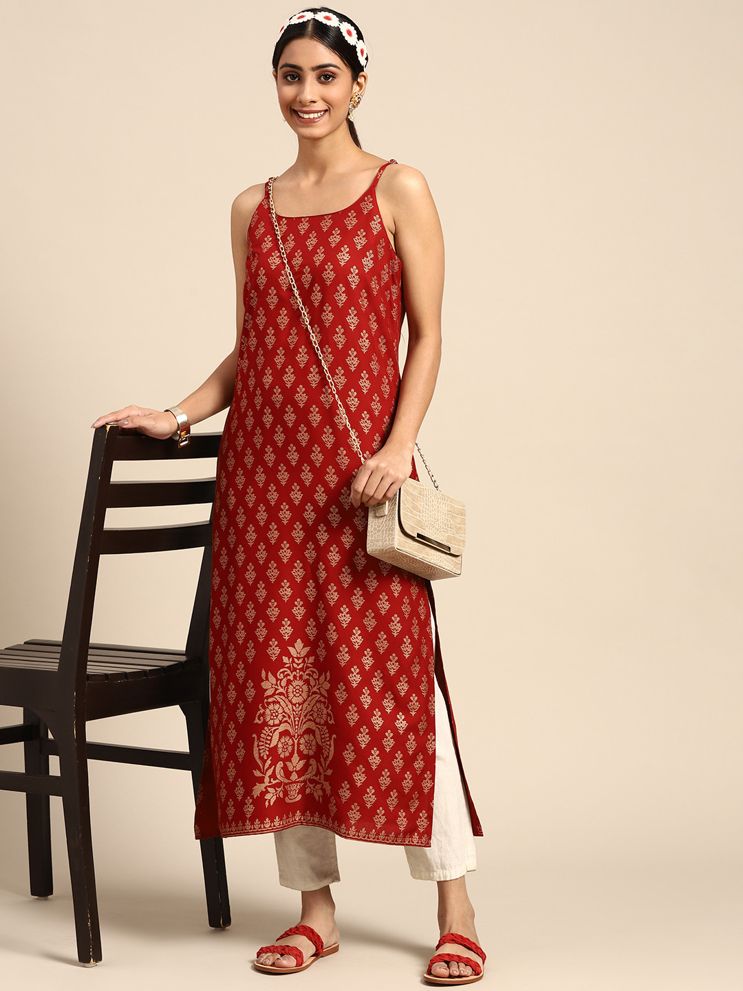 

Sangria Women Rust Red & Gold-Toned Floral Printed Kurta