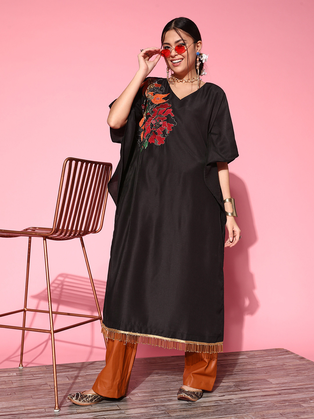 

Sangria Women Black Embroidered Kaftan Kurta