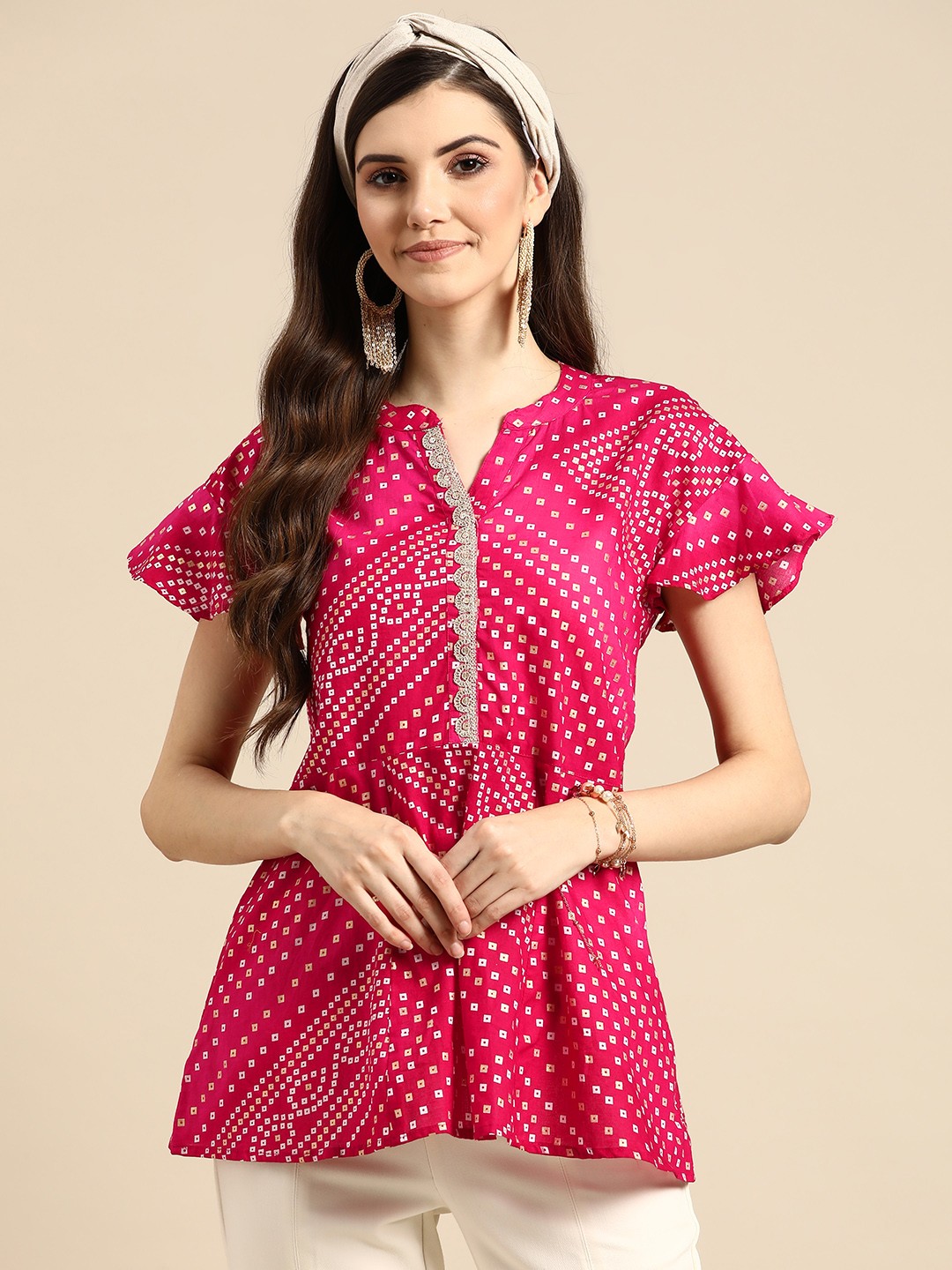 

Sangria Pink & White Bandhani Print Mandarin Collar Pure Cotton Top