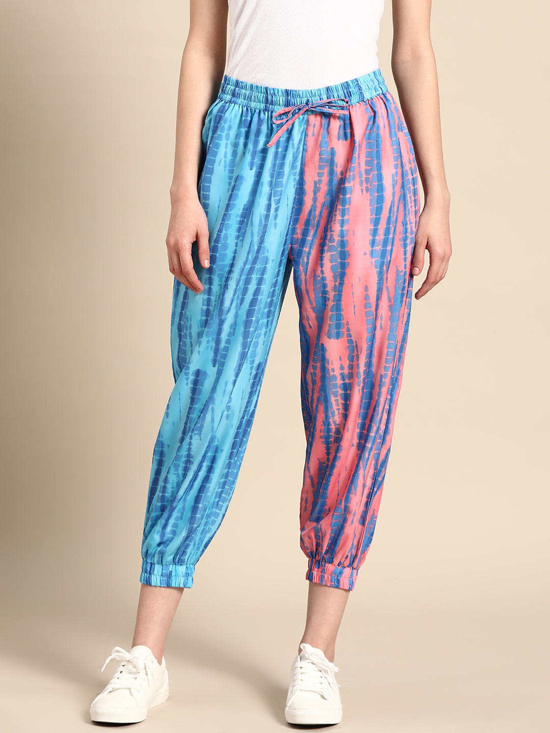 

Sangria Women Satin Tie and Dye Pleated Joggers, Blue