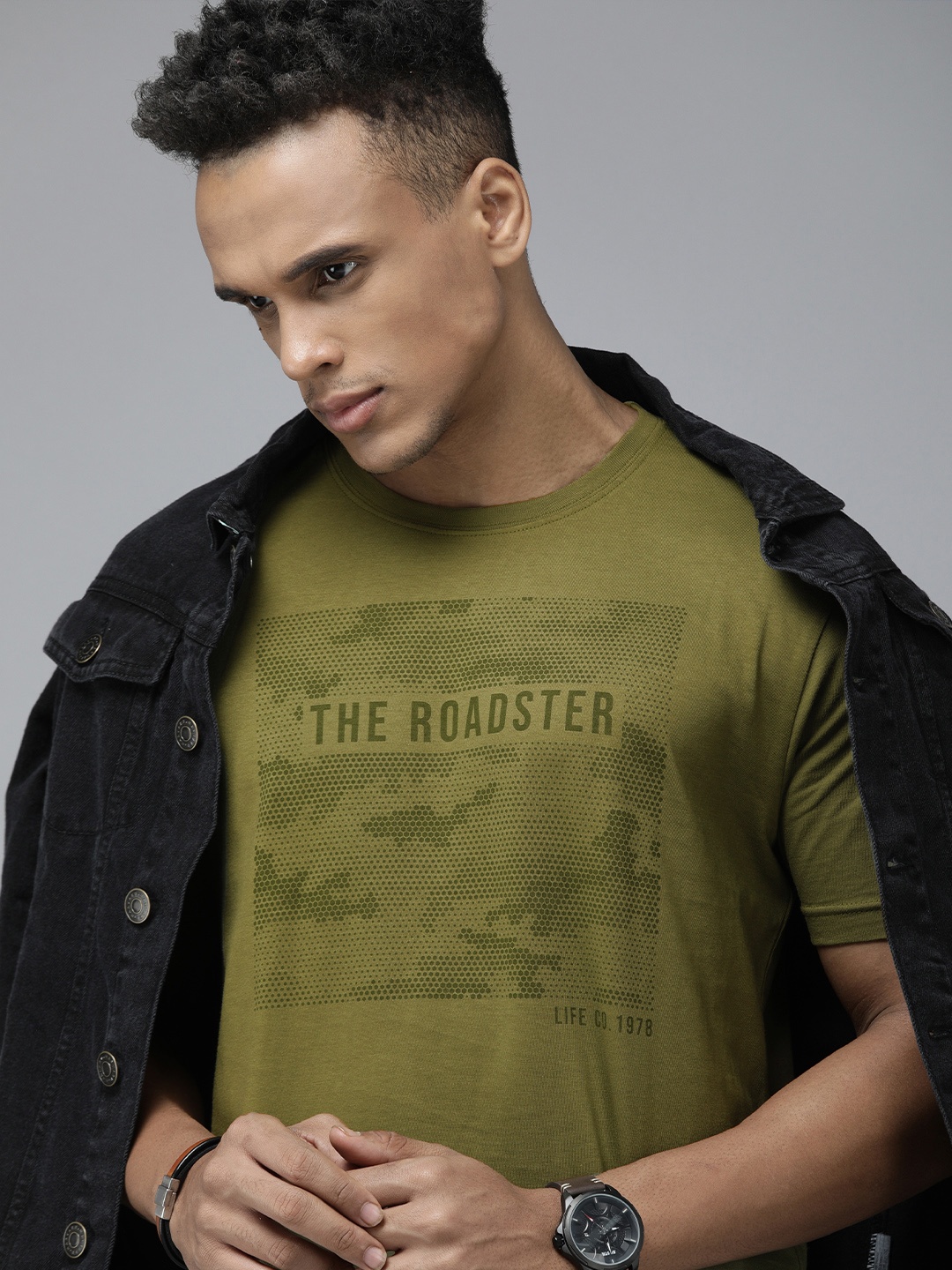 

Roadster Men Olive Green Graphic Printed Pure Cotton T-shirt