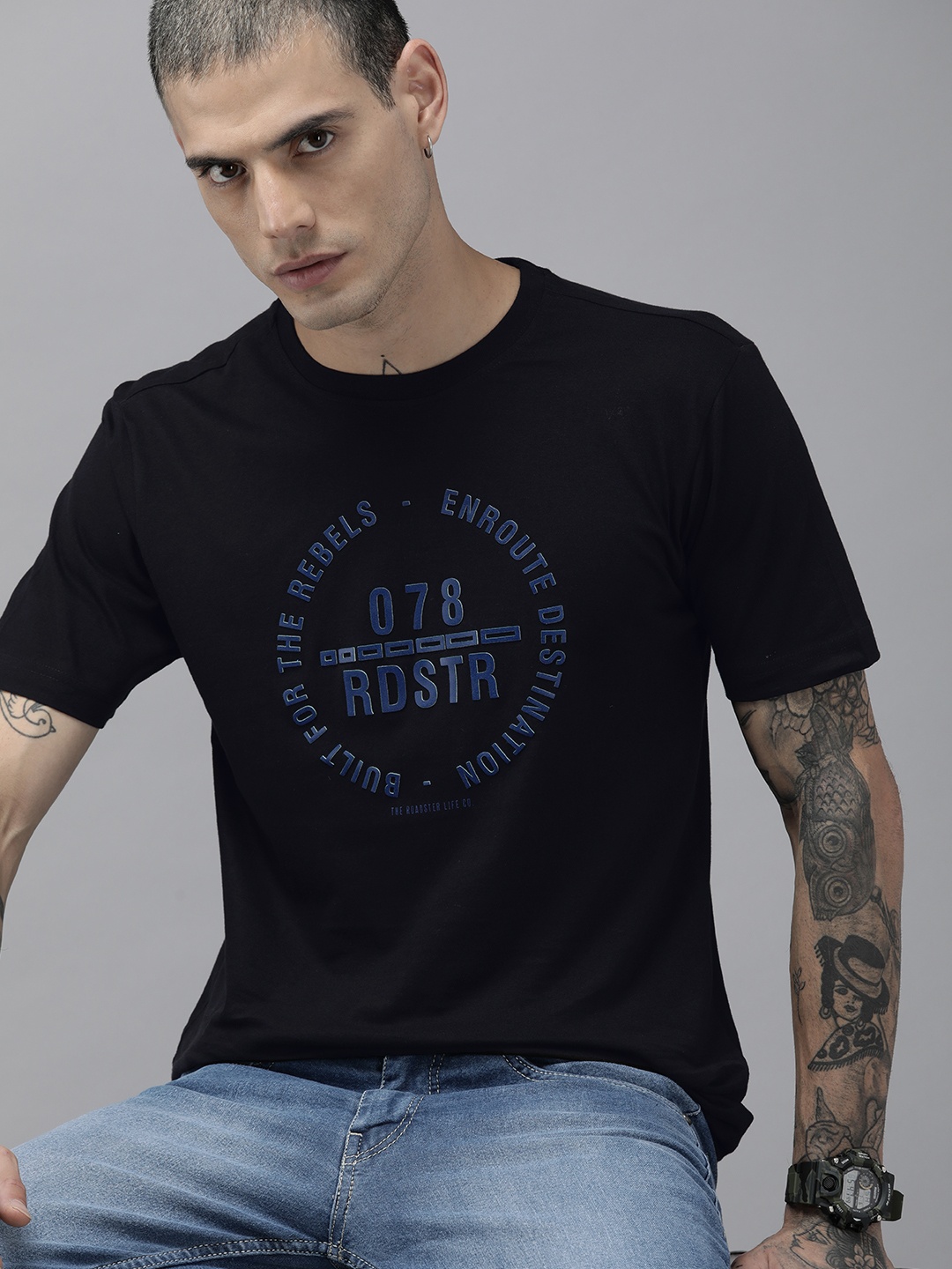 

Roadster Men Black & Blue Brand Logo Printed Pure Cotton T-shirt