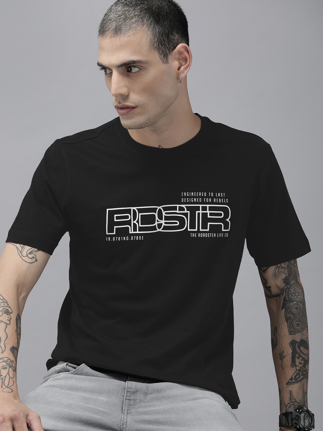 

Roadster Men Black Typography Printed Pure Cotton T-shirt