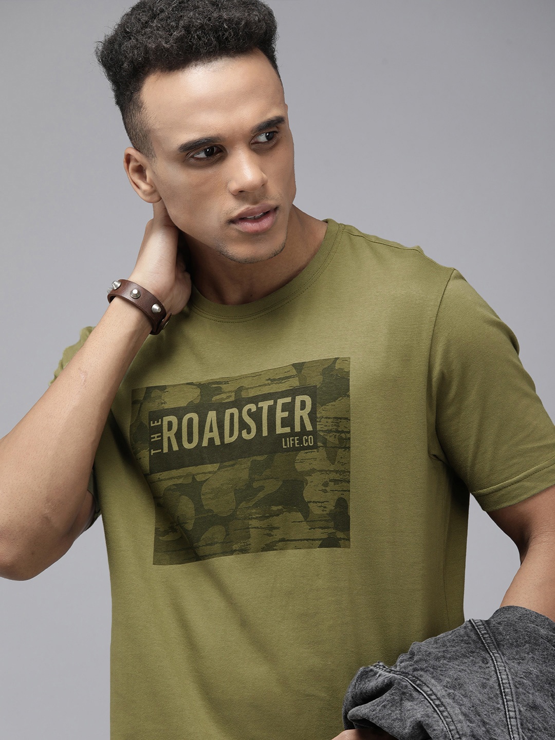 

Roadster Men Olive Green Brand Logo Printed Pure Cotton T-shirt