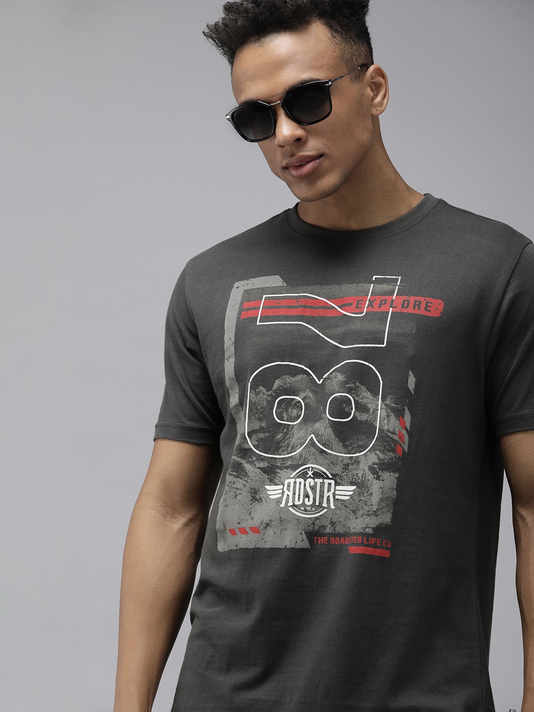 

Roadster Men Charcoal Grey Printed Pure Cotton T-shirt