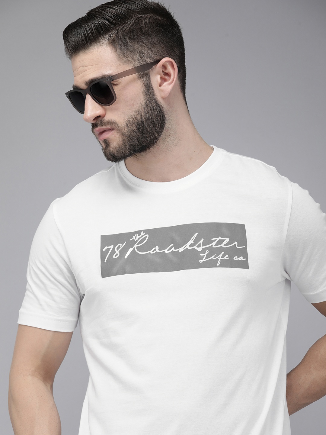 

Roadster Men White Typography Printed Pure Cotton T-shirt