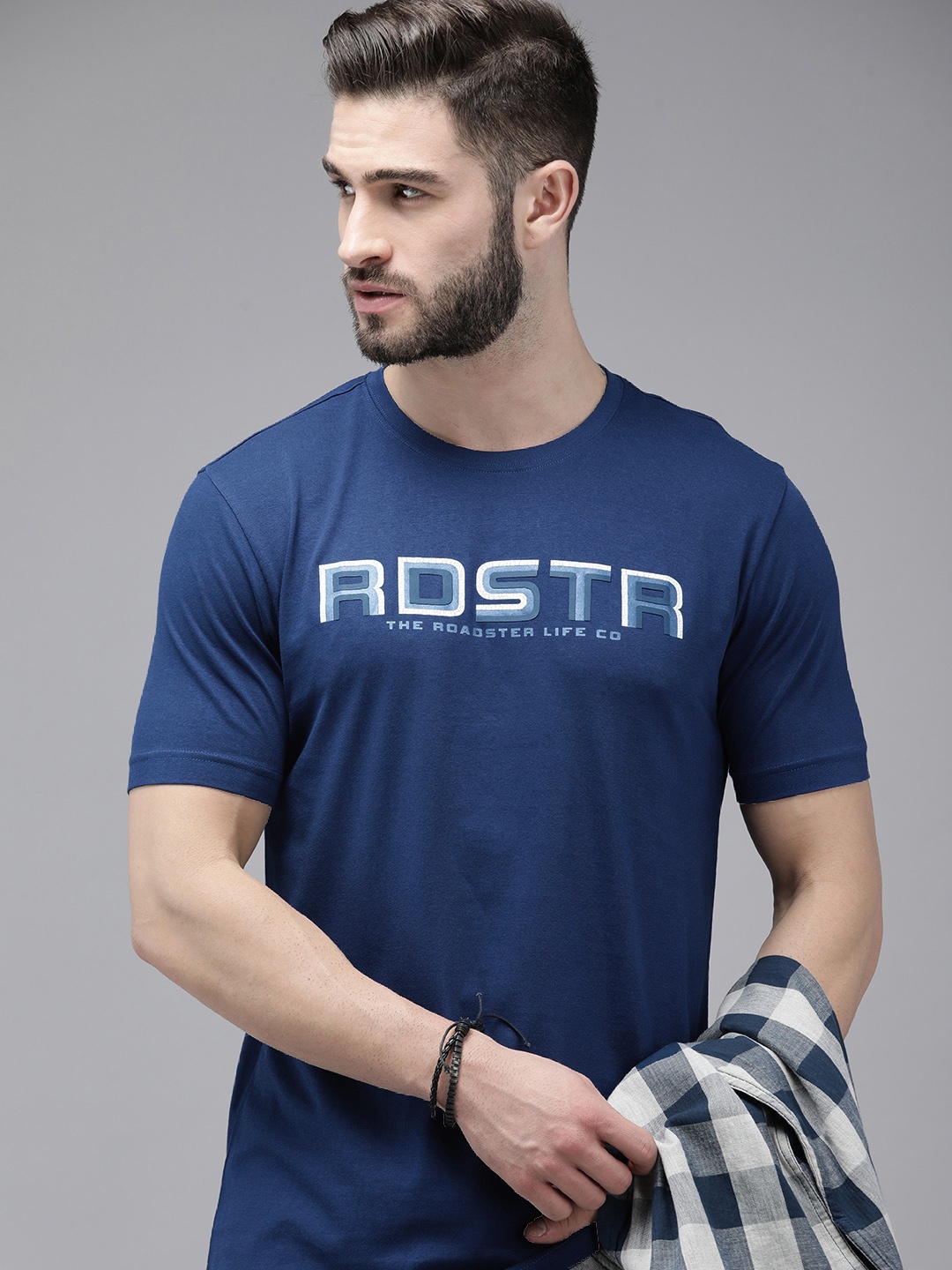 

Roadster Men Navy Blue Typography Printed Pure Cotton T-shirt