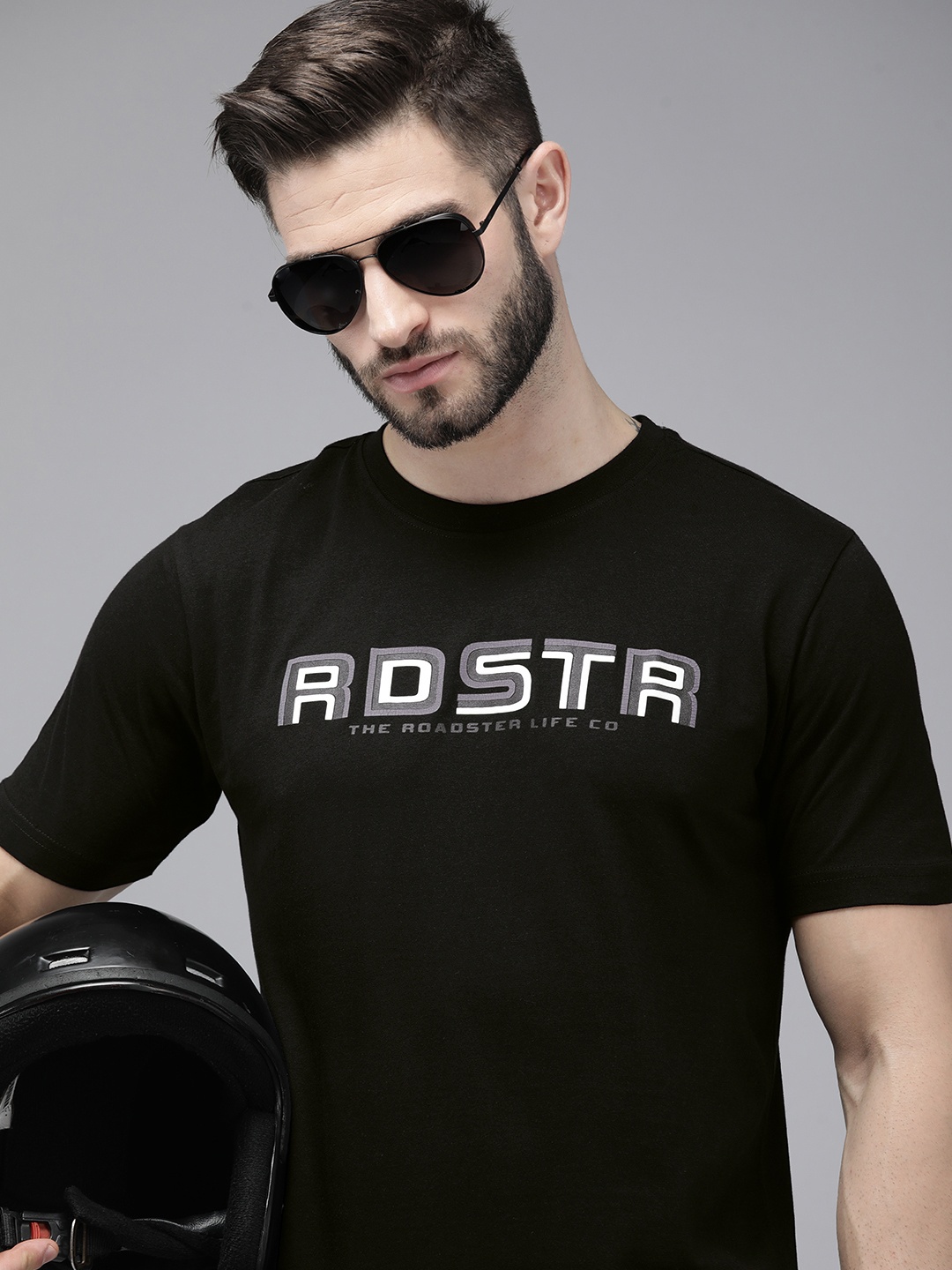 

Roadster Men Black & White Brand Logo Printed Pure Cotton T-shirt