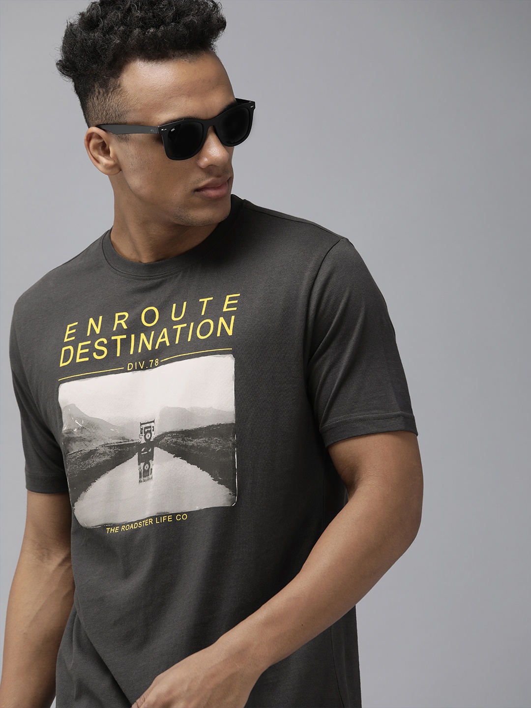 

Roadster Men Charcoal Grey Printed Pure Cotton T-shirt