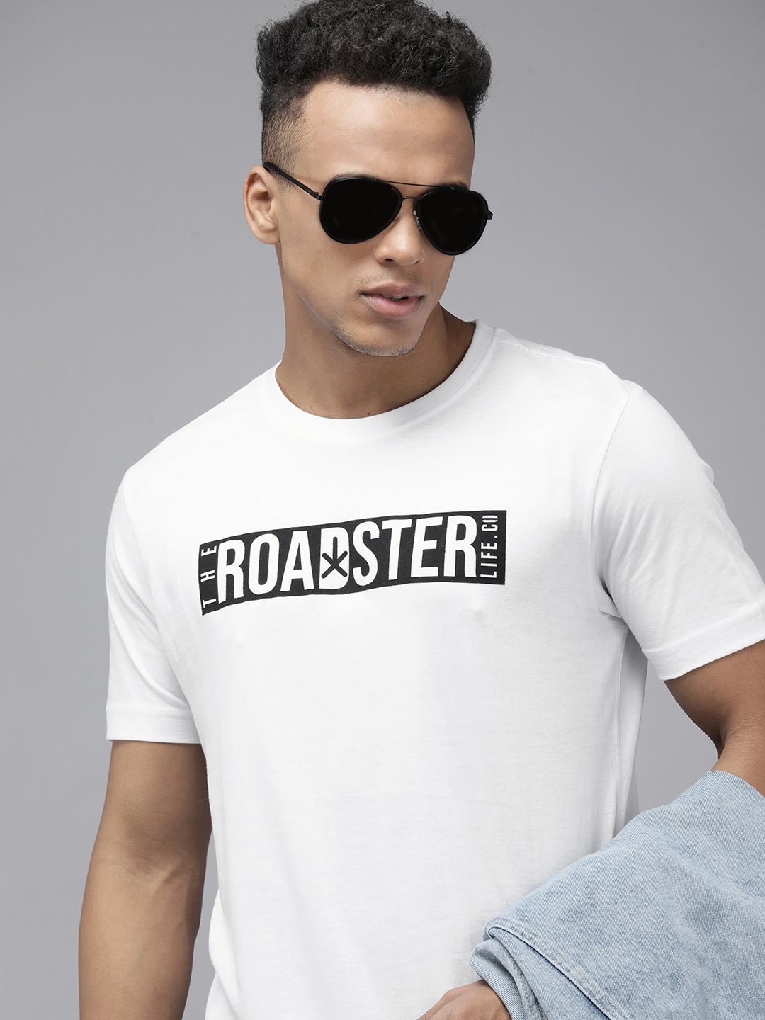 

Roadster Men White & Black Brand Logo Printed Pure Cotton T-shirt