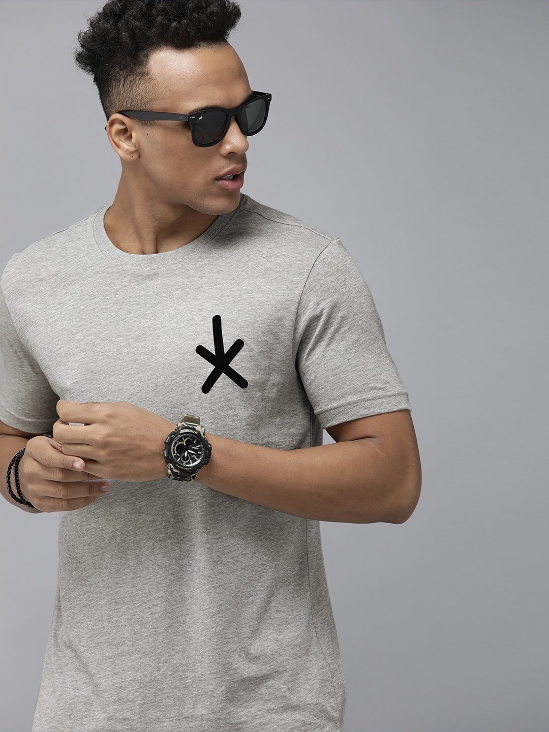 

Roadster Men Grey Melange Pure Cotton Applique T-shirt