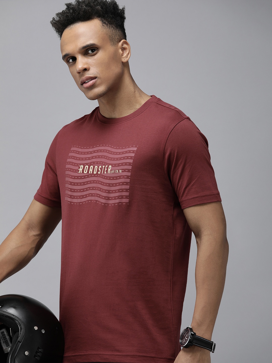 

Roadster Men Maroon Typography Printed Pure Cotton T-shirt