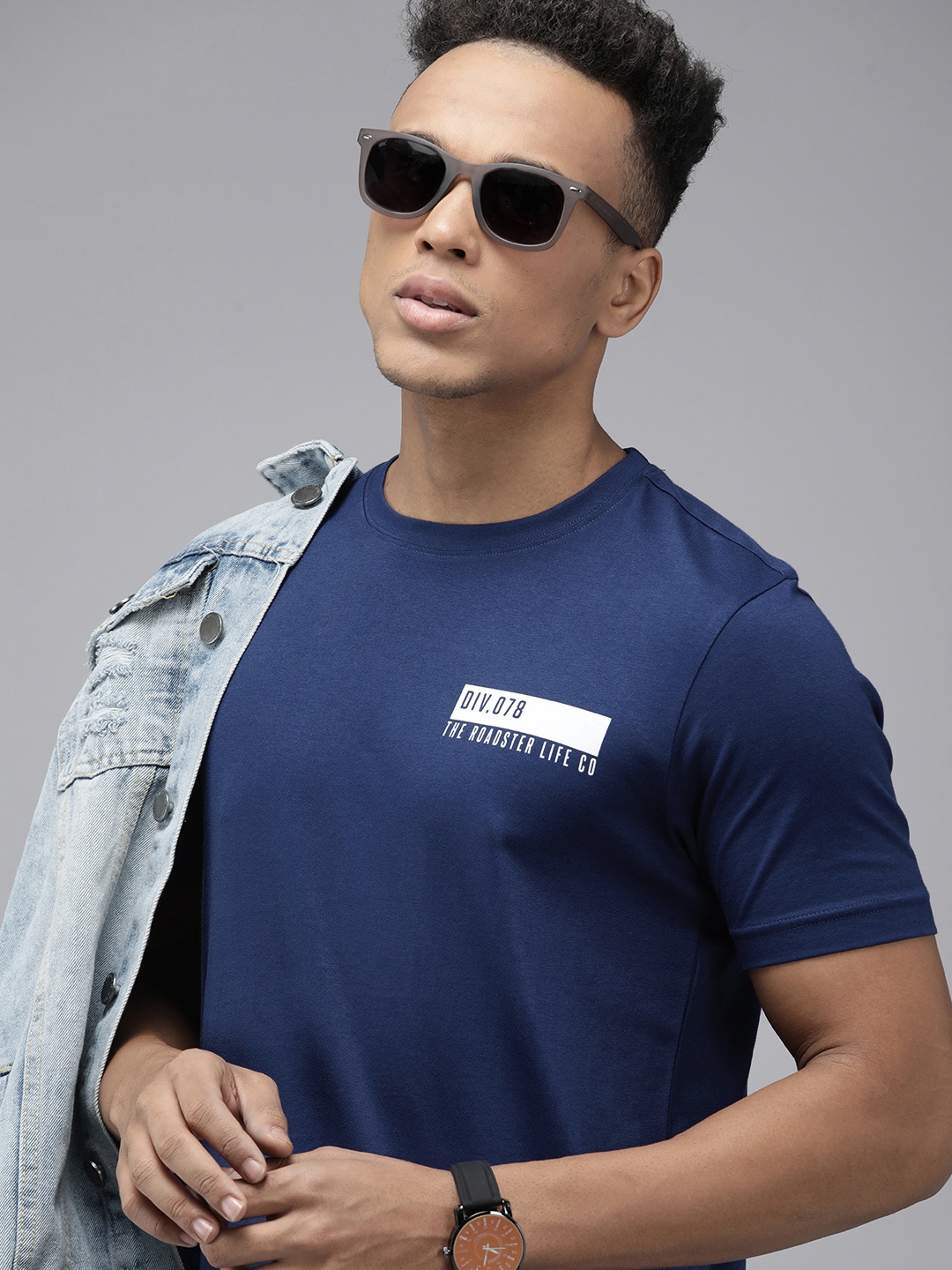 

Roadster Men Navy Blue Typography Printed Pure Cotton T-shirt