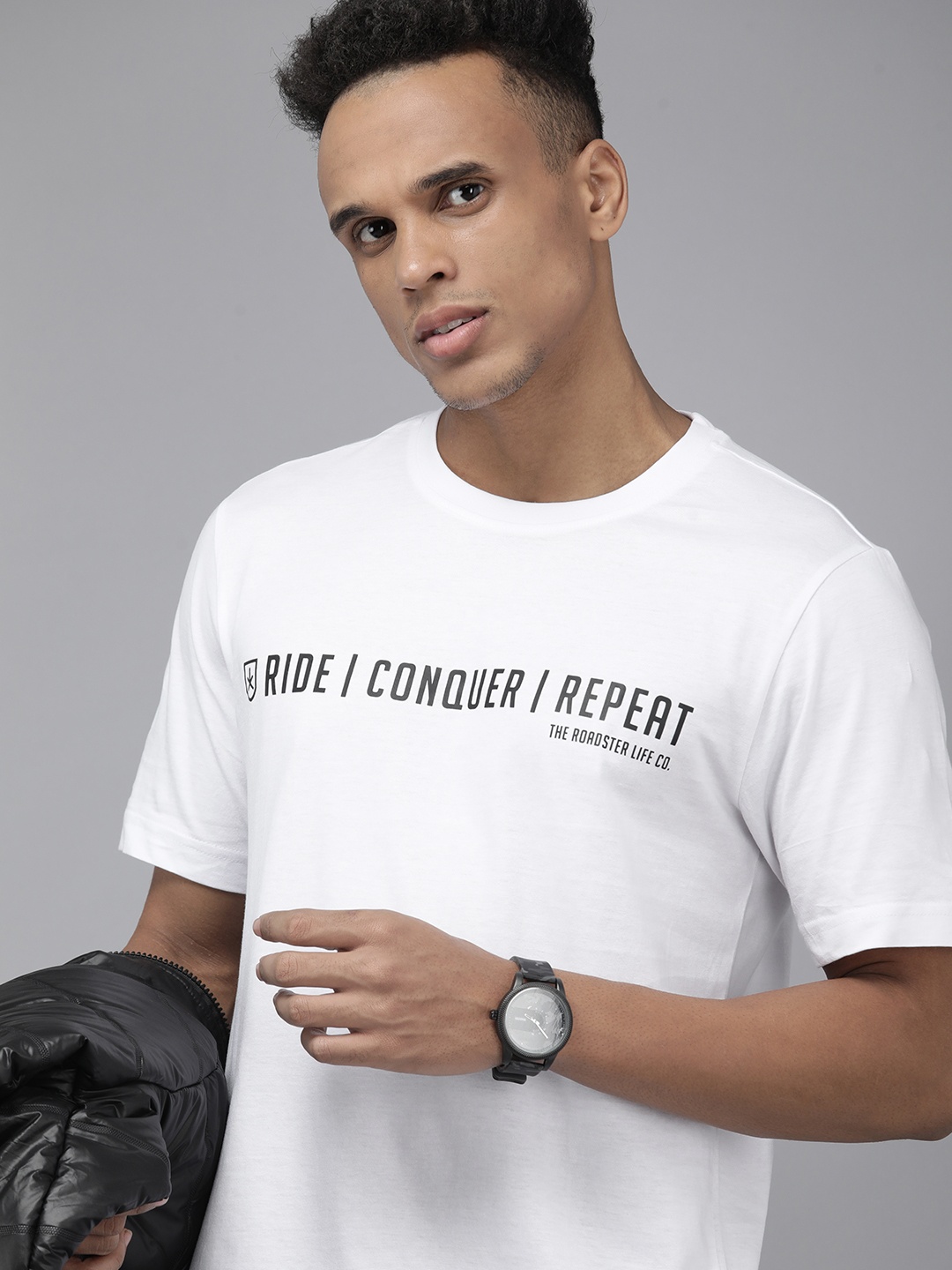 

Roadster Men White Typography Printed Pure Cotton T-shirt