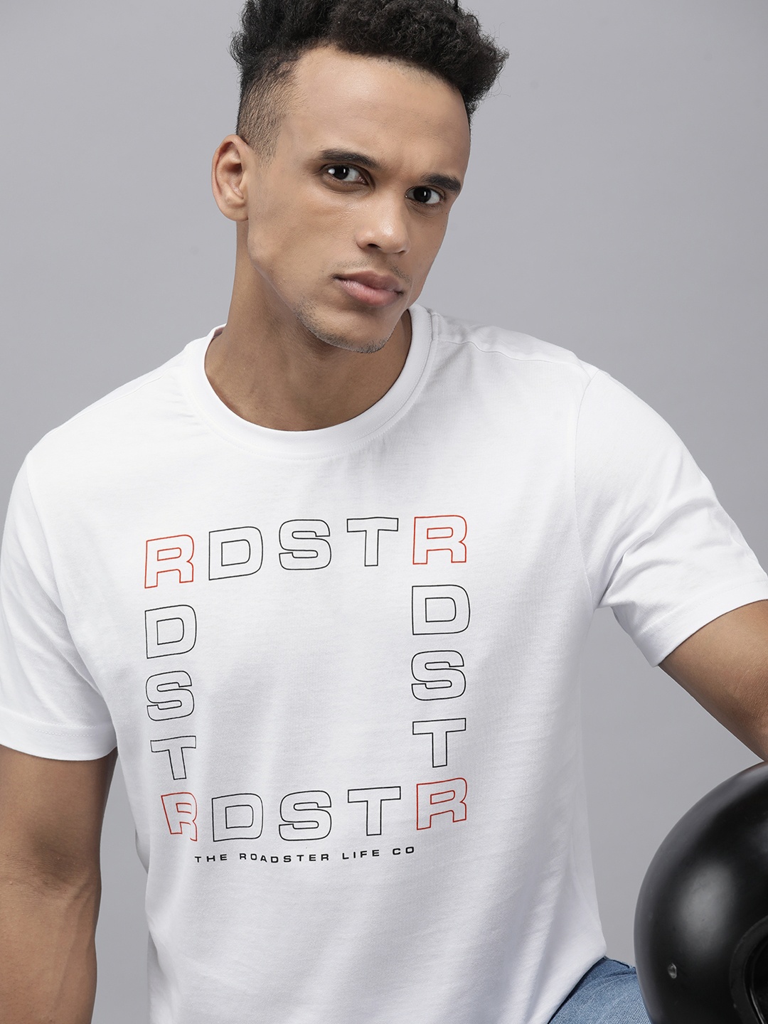

Roadster Men White Typography Printed Pure Cotton T-shirt