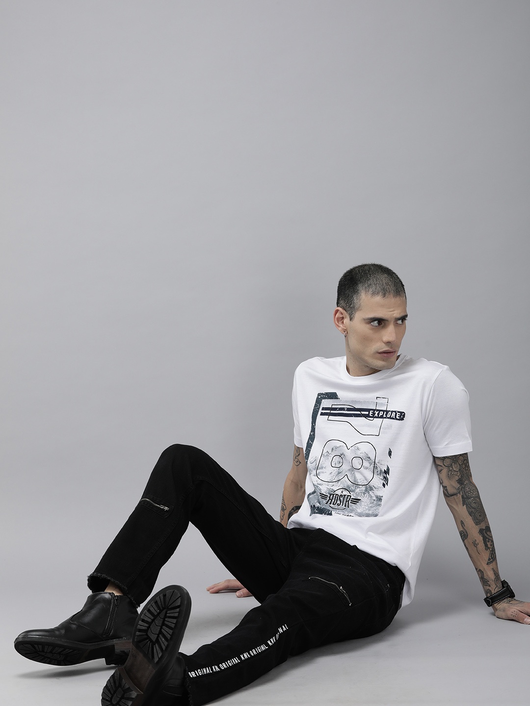 

Roadster Men White Brand Logo Printed Pure Cotton T-shirt