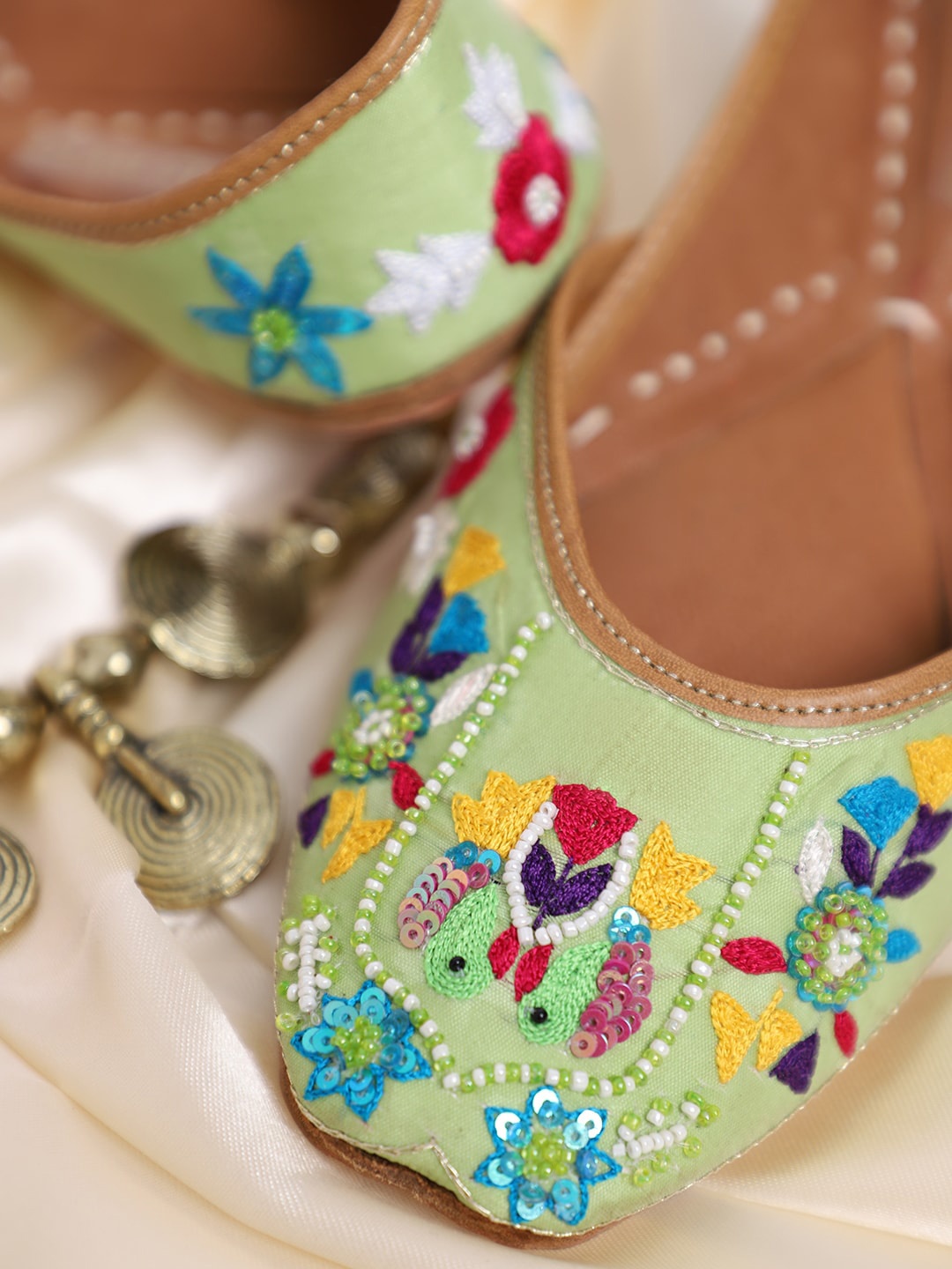 

GLAM STORY Women Green Leather Embroidered Mojaris