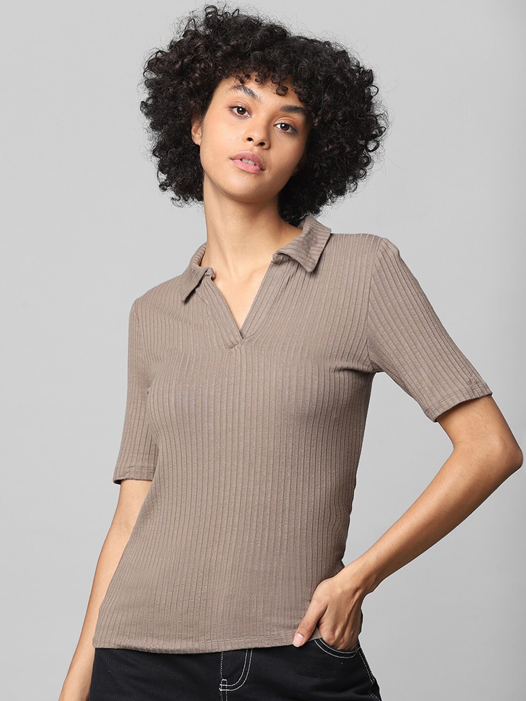 

ONLY Women Brown & string Slim Fit T-shirt