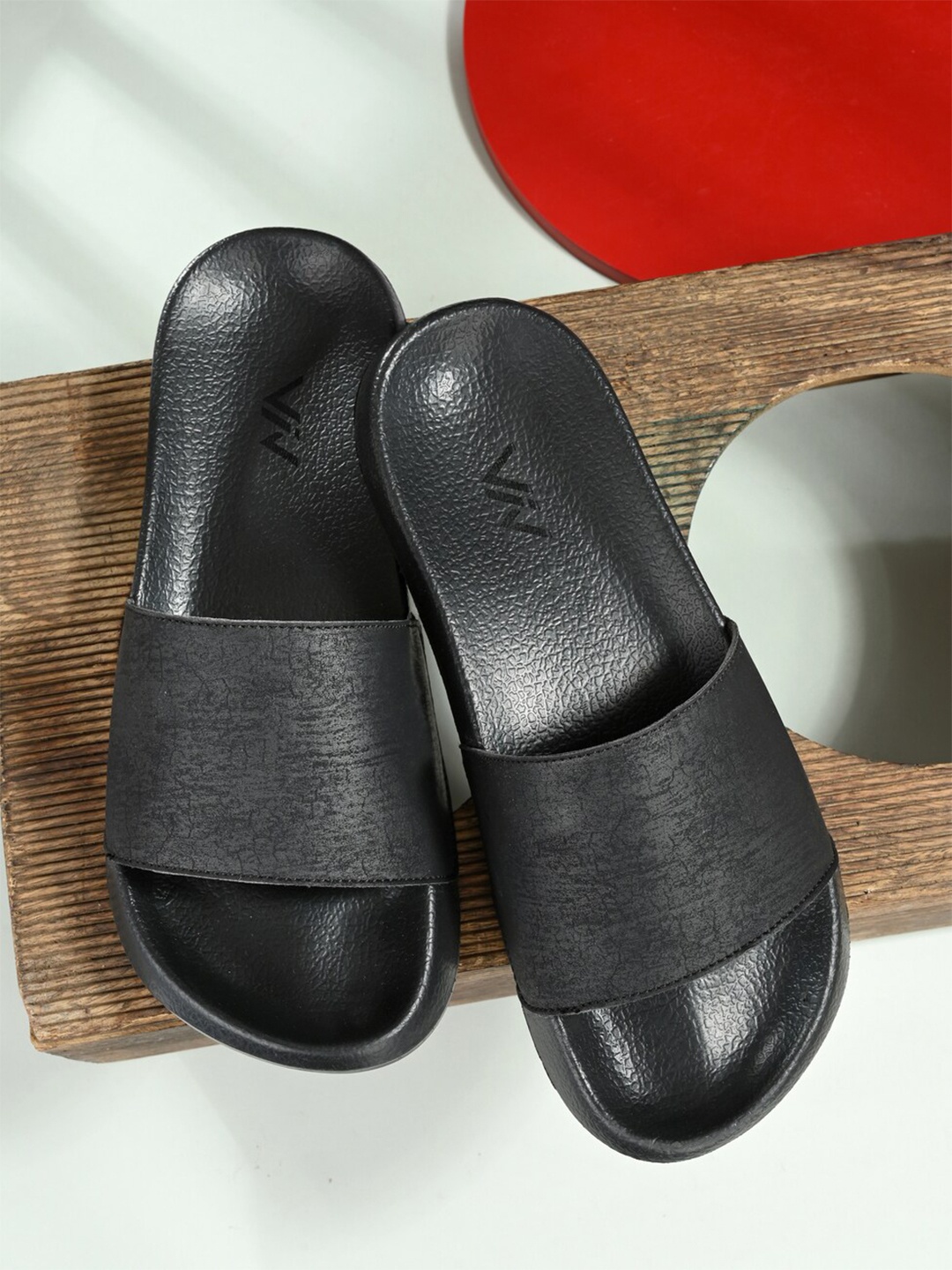 

VIV Men Black Self Design Sliders