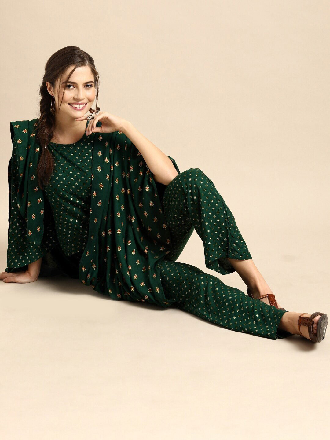 

Sangria Women Olive Pant Saree