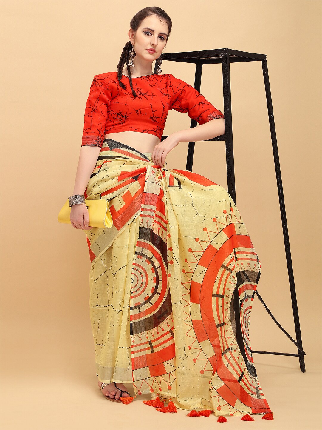 

Sangria Women Yellow Geometric Tie and Dye Sarees