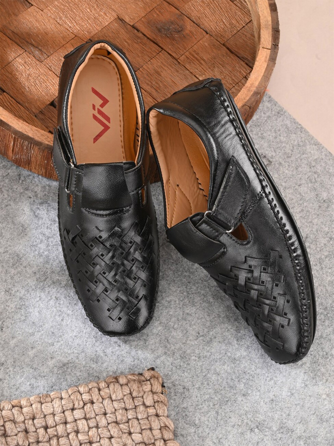 

VIV Men Black Shoe-Style Sandals