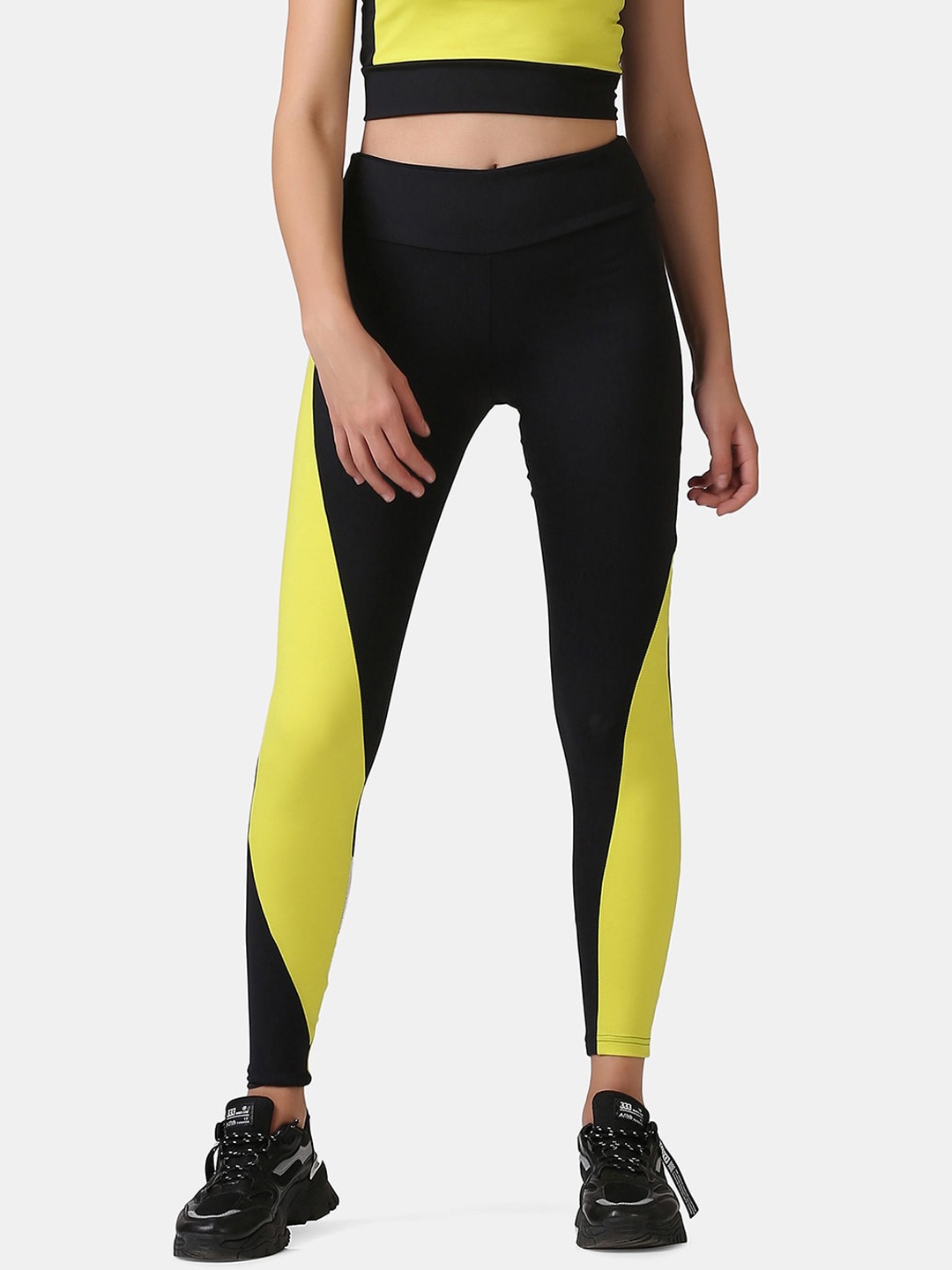 

Aesthetic Bodies Women Black & Yellow Colourblocked Sports Tights