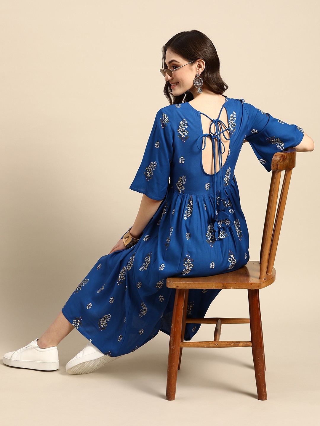 

Sangria Blue & Off White Floral Ethnic A-Line Midi Dress