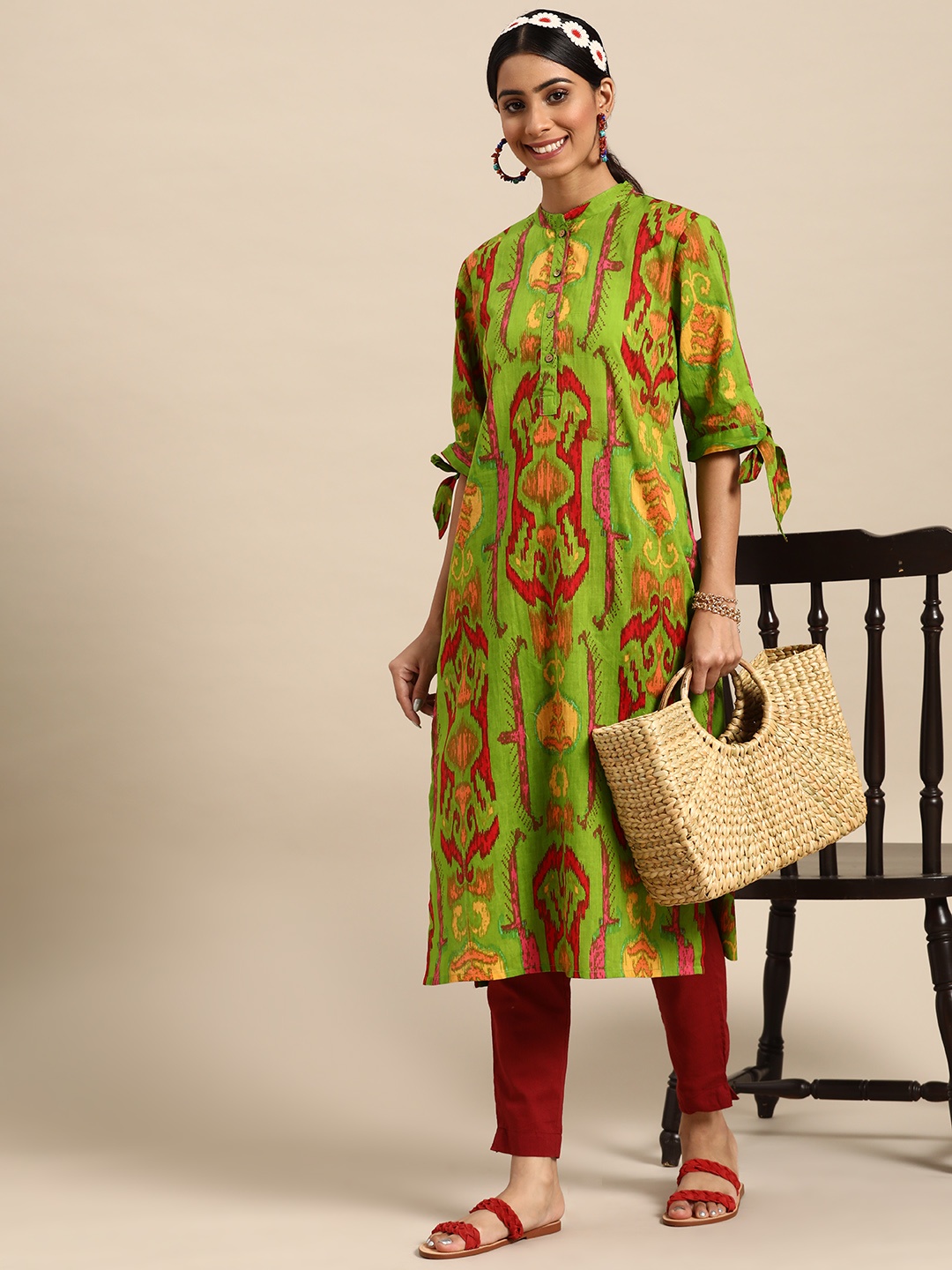 

Sangria Women Ikat Printed Pure Cotton Kurta with Trousers, Green