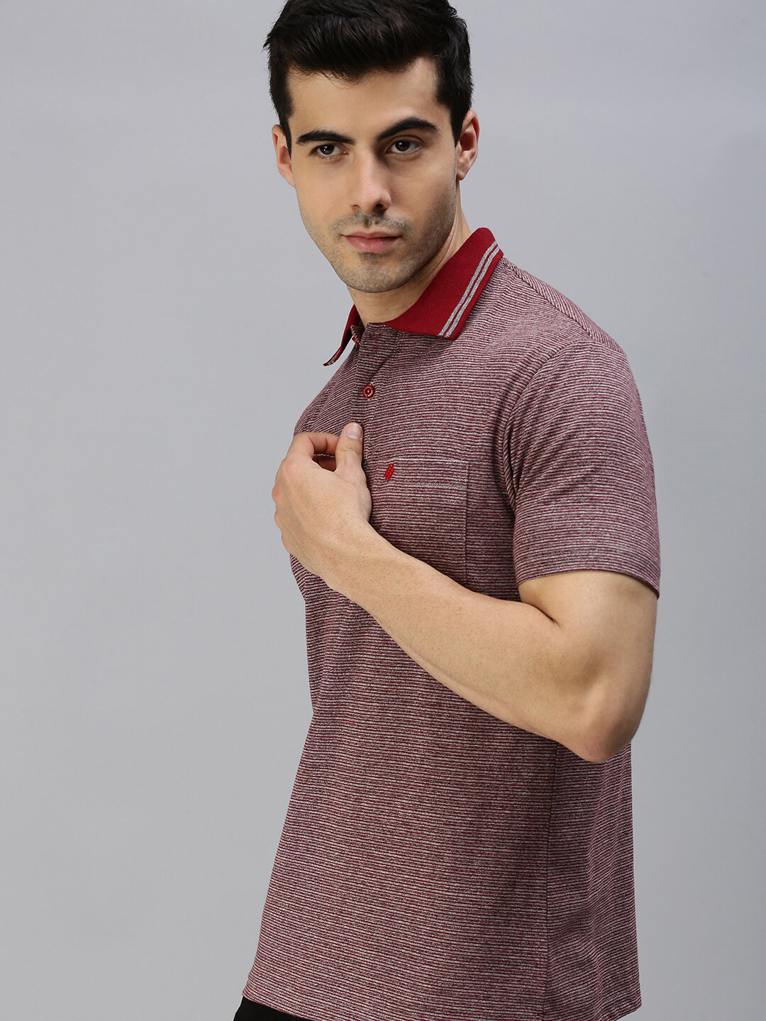 

ONN Men Maroon Polo Collar T-shirt