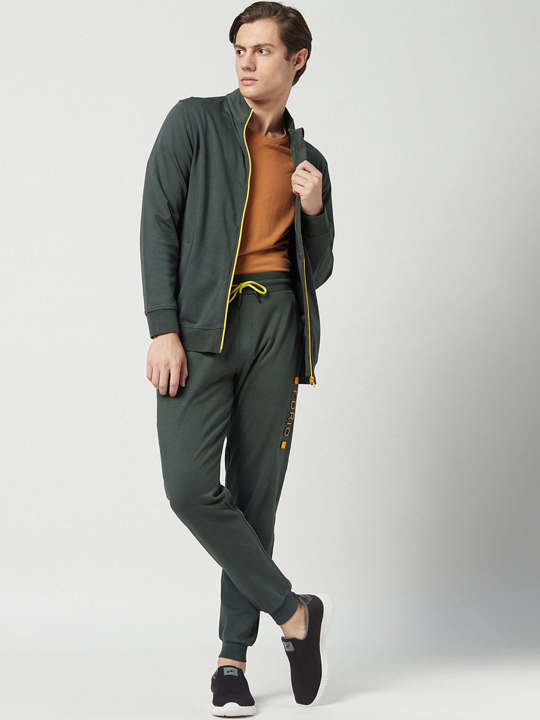 

EDRIO Men Green Solid Cotton Tracksuits