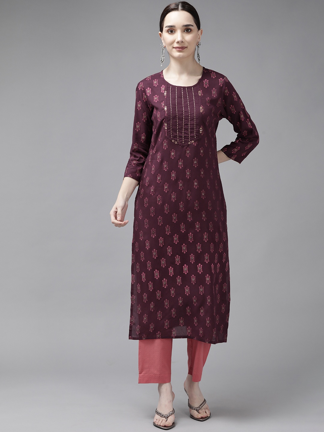 

Yufta Women Burgundy Ethnic Motifs Printed Thread Work Kurta