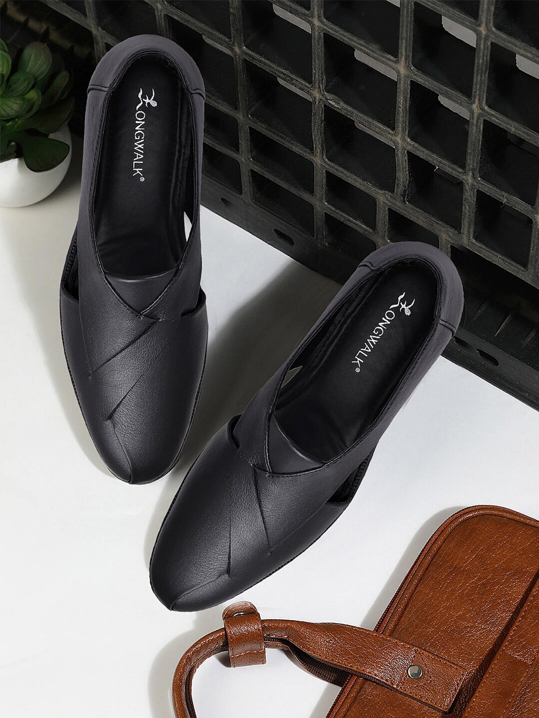 

Longwalk Men Black Shoe-Style Sandals