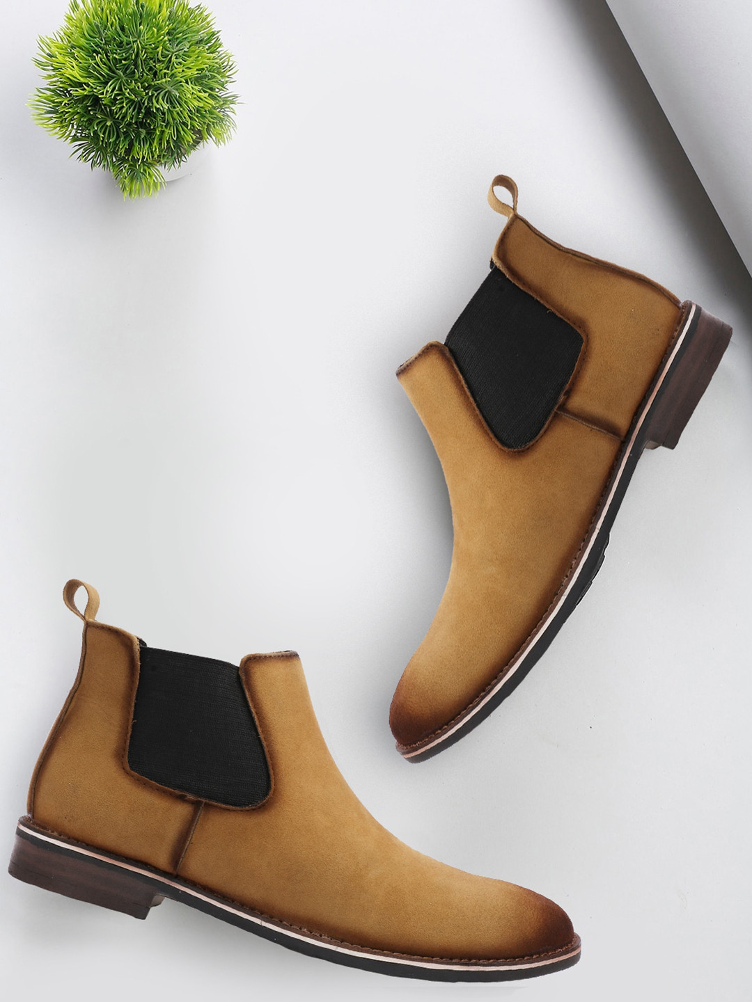 

Longwalk Men Brown Solid Suede High-Top Flat Boots