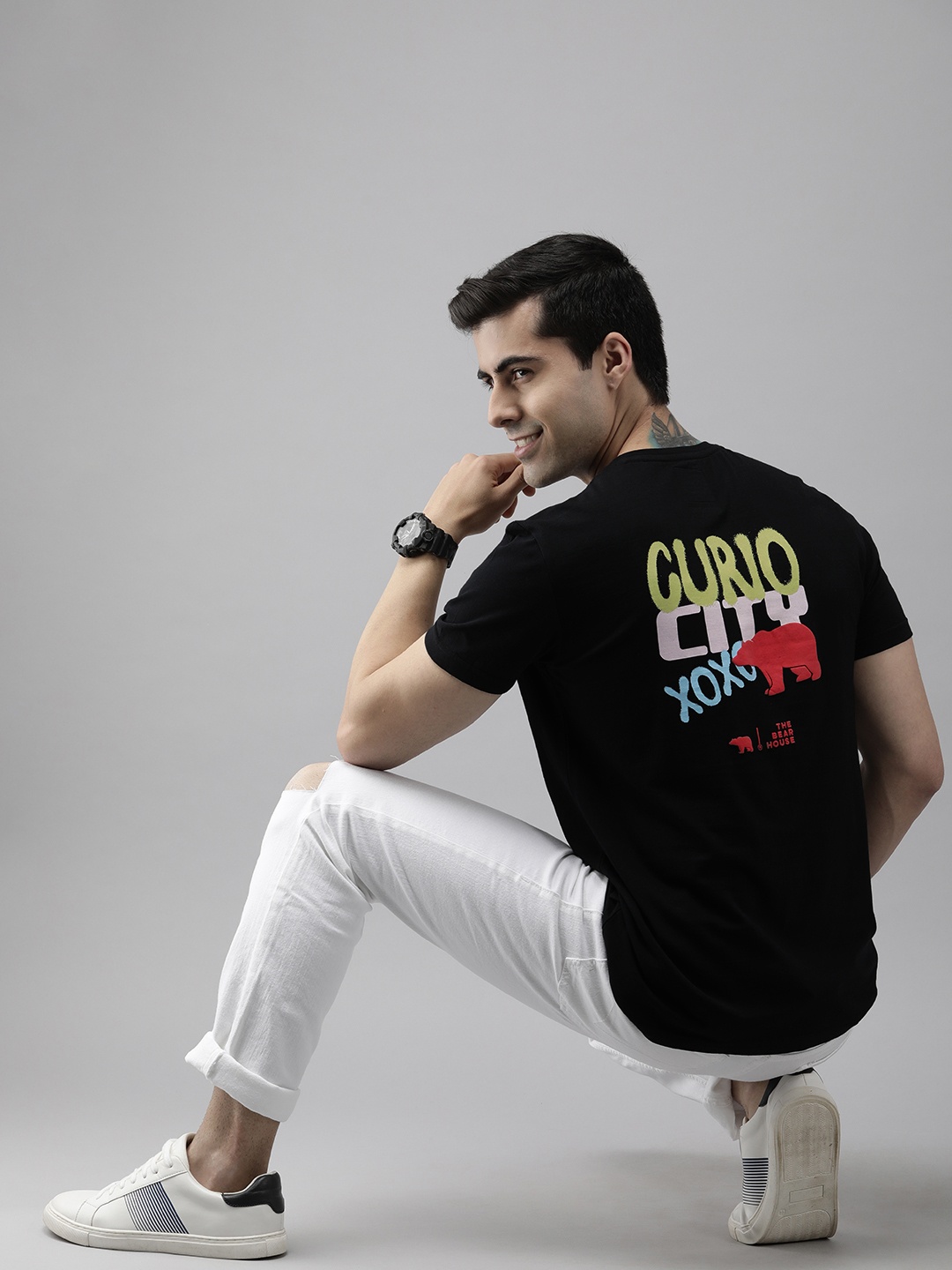 

THE BEAR HOUSE Ardor Edition Men Black & Yellow Printed Pure Cotton Slim Fit T-shirt