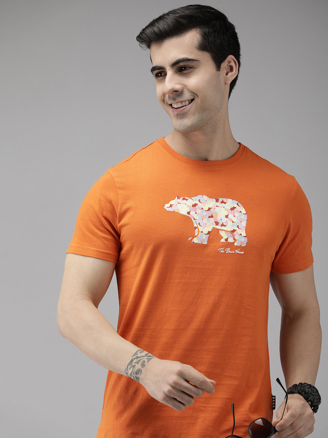 

THE BEAR HOUSE Ardor Edition Men Orange & White Printed Pure Cotton Slim Fit T-shirt