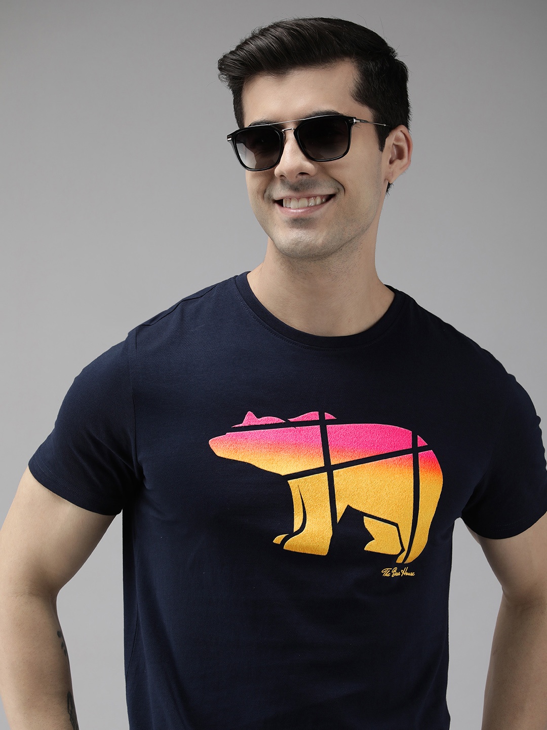 

THE BEAR HOUSE Ardor Edition Men Navy Blue & Yellow Printed Pure Cotton Slim Fit T-shirt