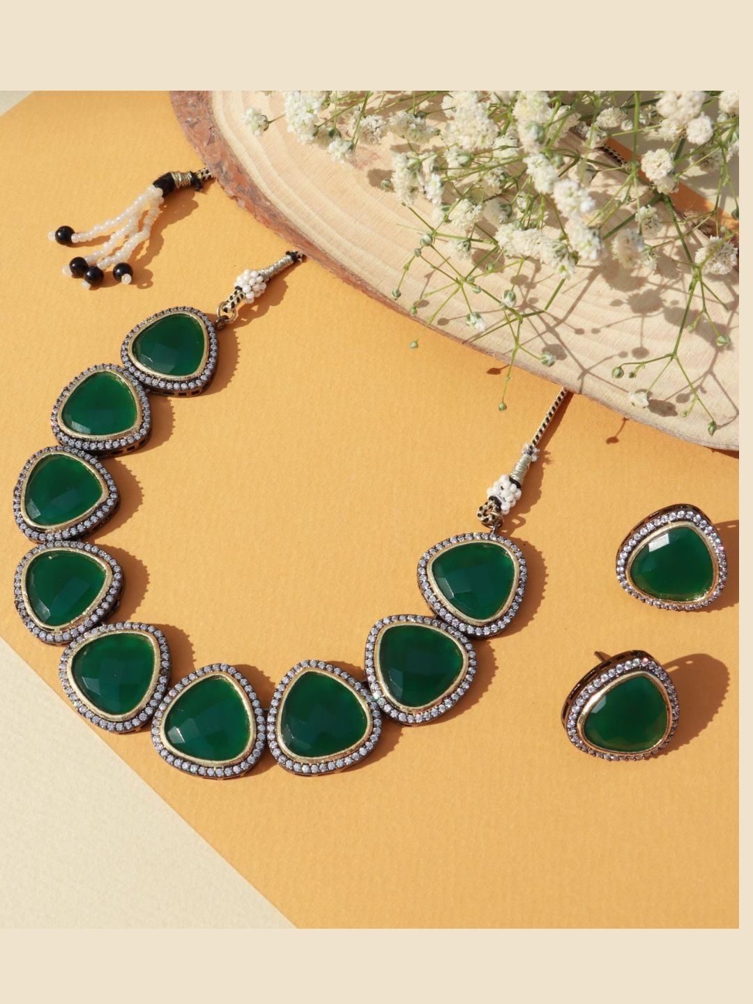 

I Jewels Green & White Stone Studded Gold Plated Choker Jewellery Set