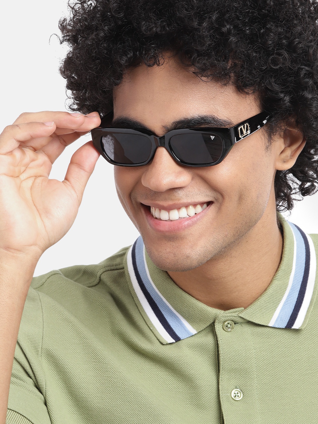 

Voyage Unisex Black Lens & Black Oval Sunglasses with UV Protected Lens