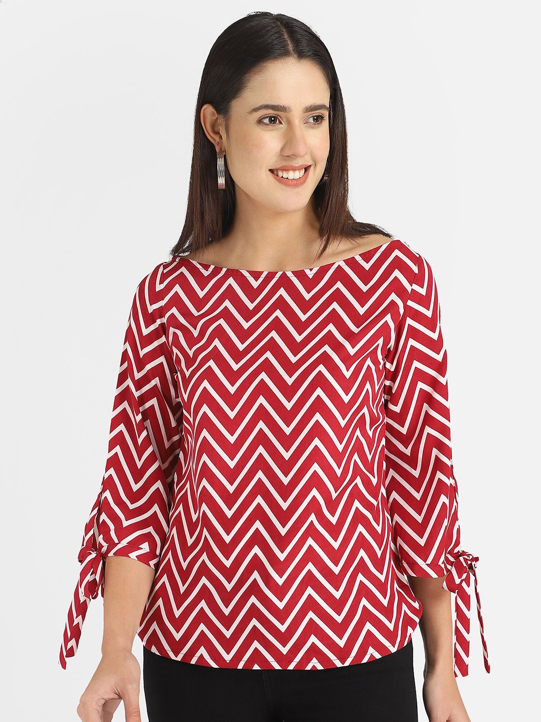 

Fbella Red Geometric Print Crepe Top