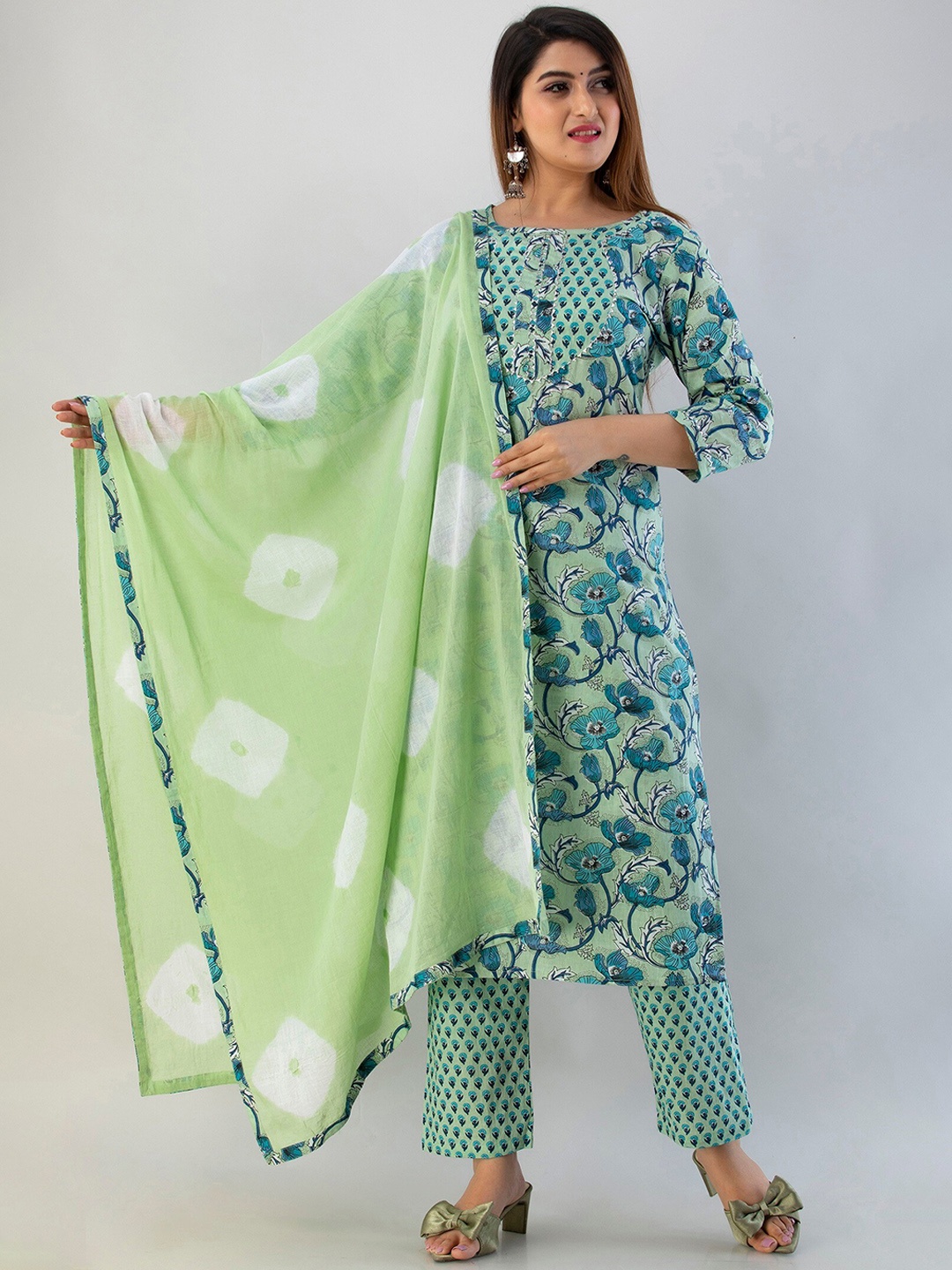 

BARKHA FAB Women Green Floral Printed Pure Cotton Kurta with Trouser & Dupatta