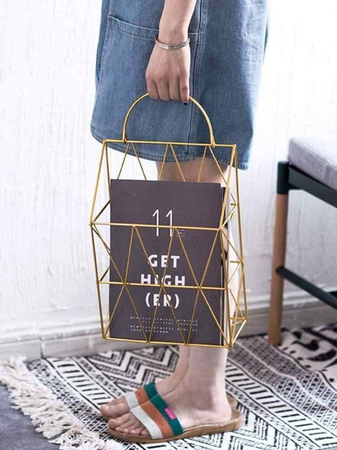 

Awestuffs Gold-Toned Metal Wall Magazine Holder