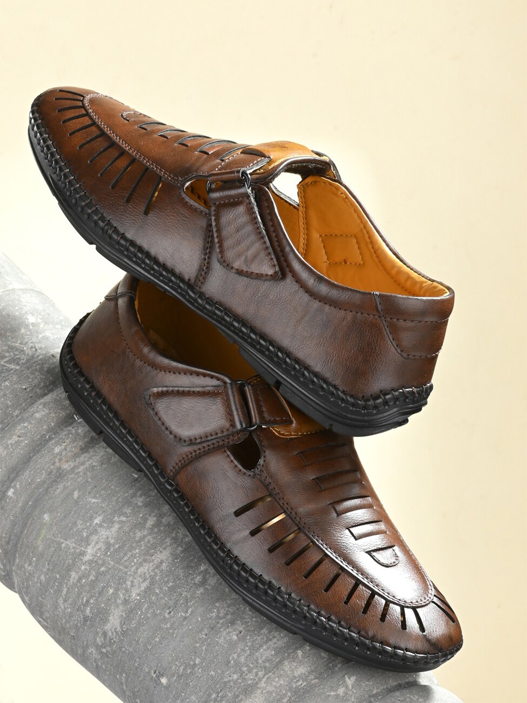 

Absolutee Shoes Men Brown Shoe-Style Sandals