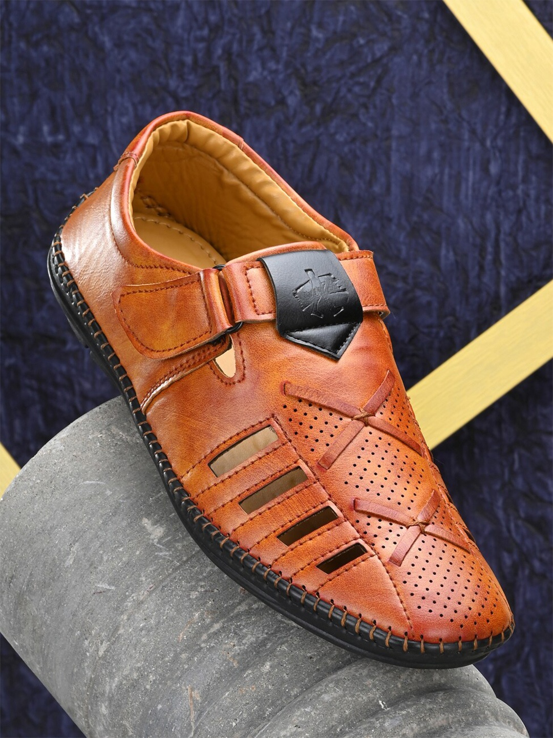 

Absolutee Shoes Men Tan & Black Shoe-Style Sandals
