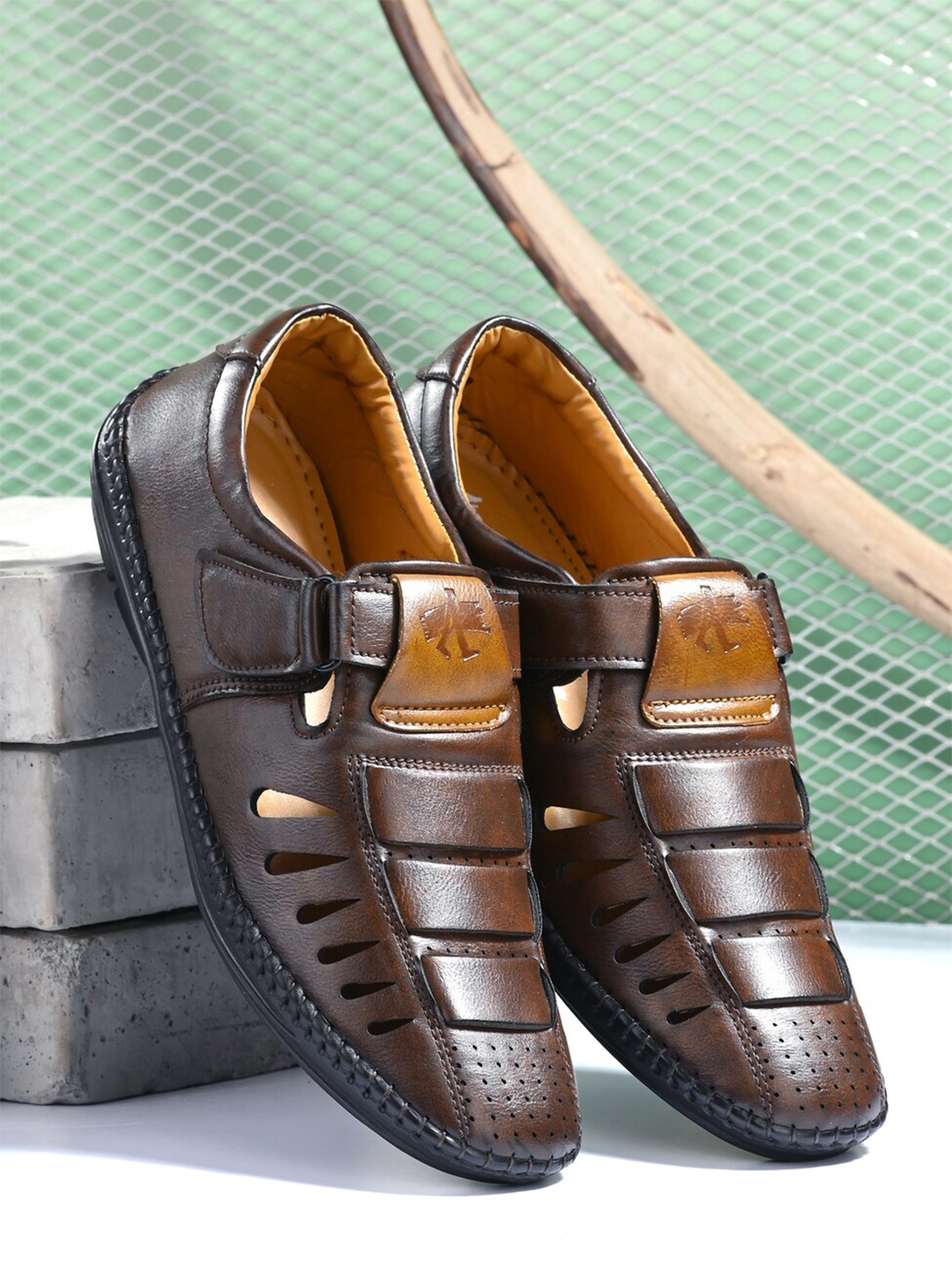 

Absolutee Shoes Men Brown Fisherman Sandals