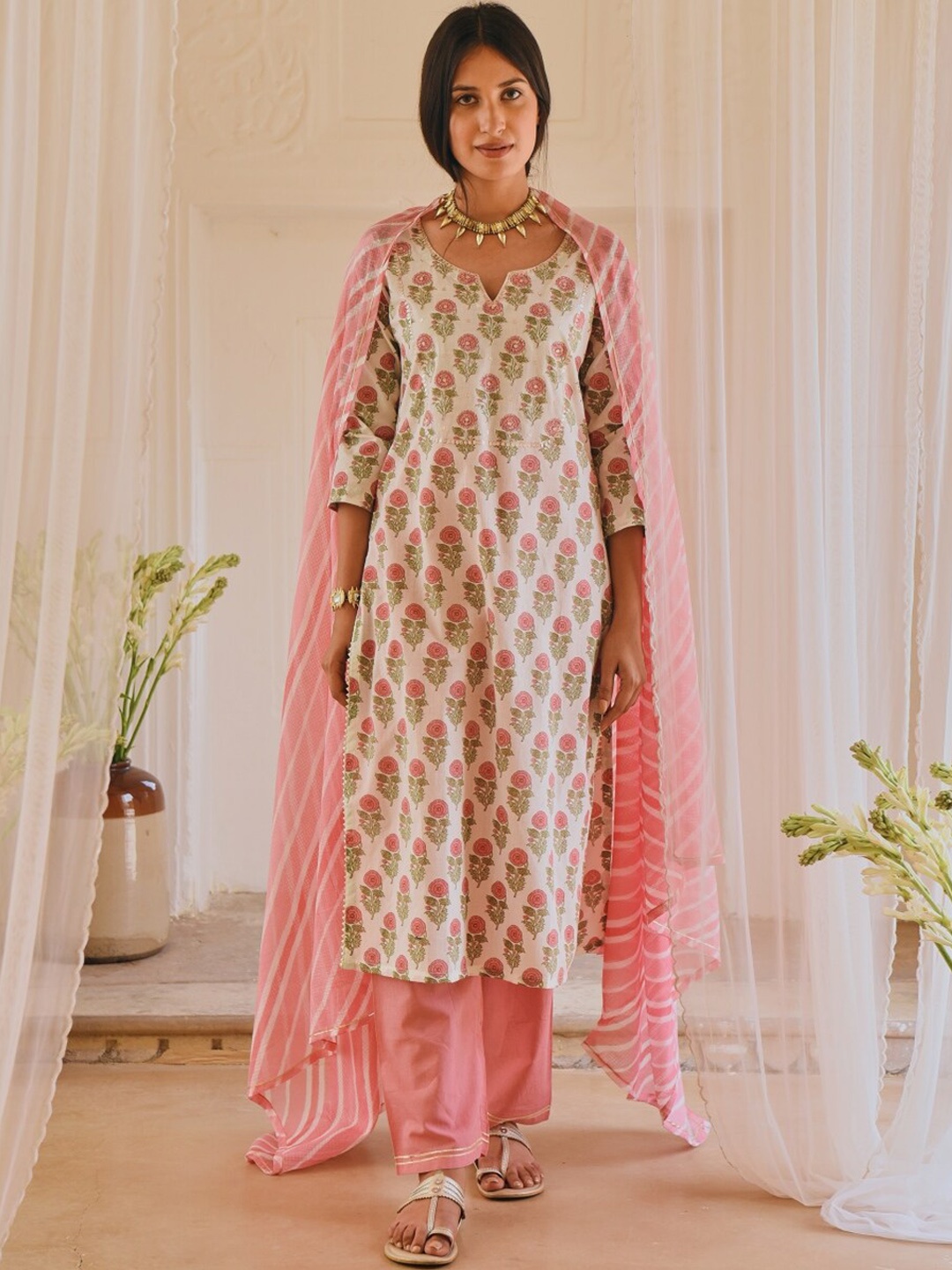 

KARAJ JAIPUR Women Pink Ethnic Motifs Printed Pure Cotton Kurta with PLazzos & Dupatta
